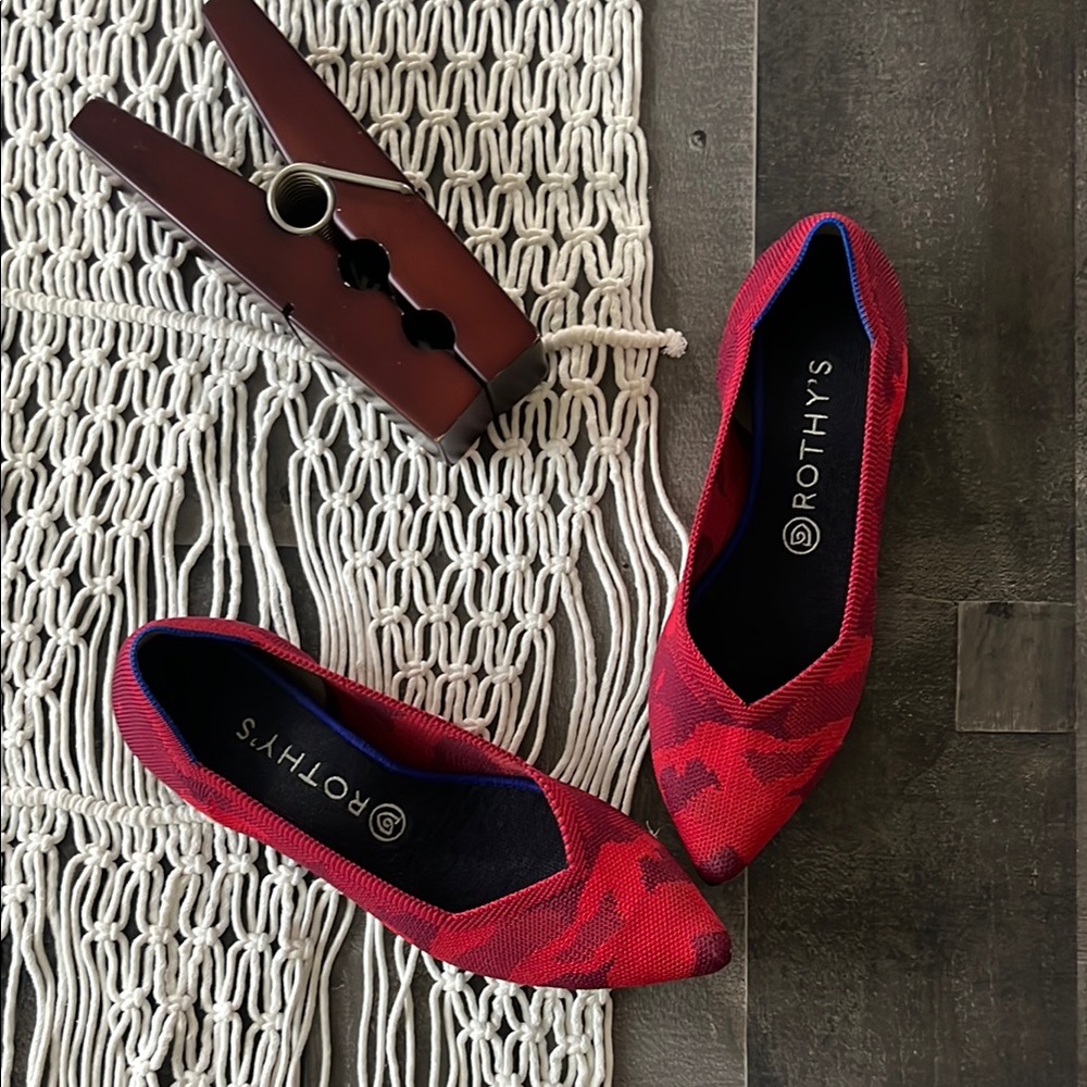 Rothy's Women's Retired Red Camo The Point Flats